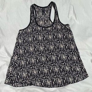 Blanck and white tank